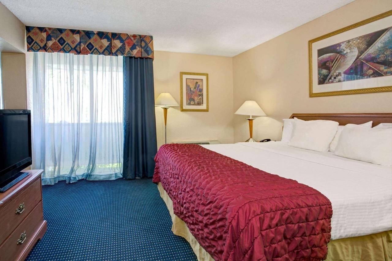 Garnet Inn & Suites Orlando Exterior photo