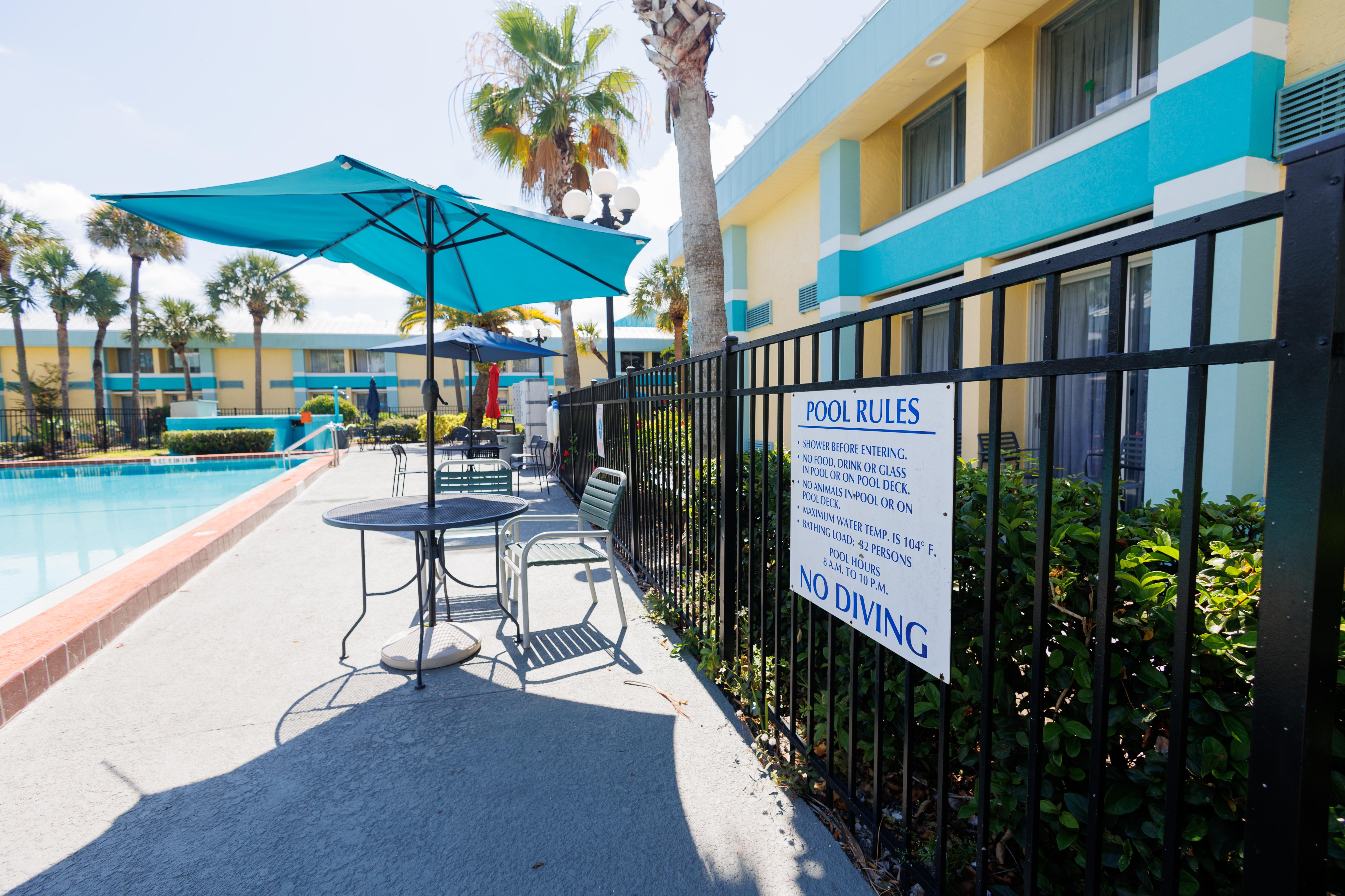 Garnet Inn & Suites Orlando Exterior photo