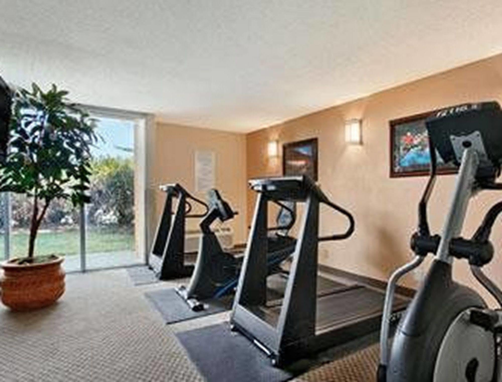Garnet Inn & Suites Orlando Exterior photo