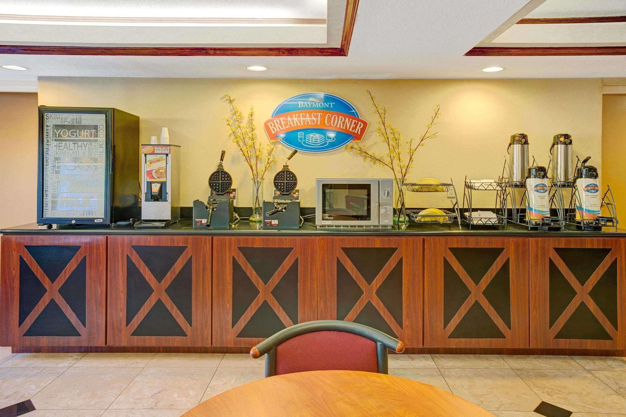 Garnet Inn & Suites Orlando Exterior photo