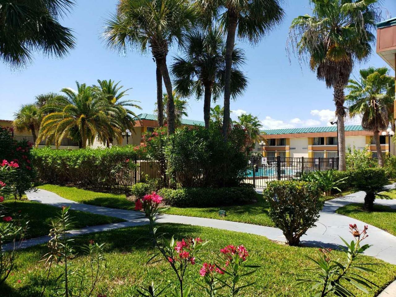 Garnet Inn & Suites Orlando Exterior photo
