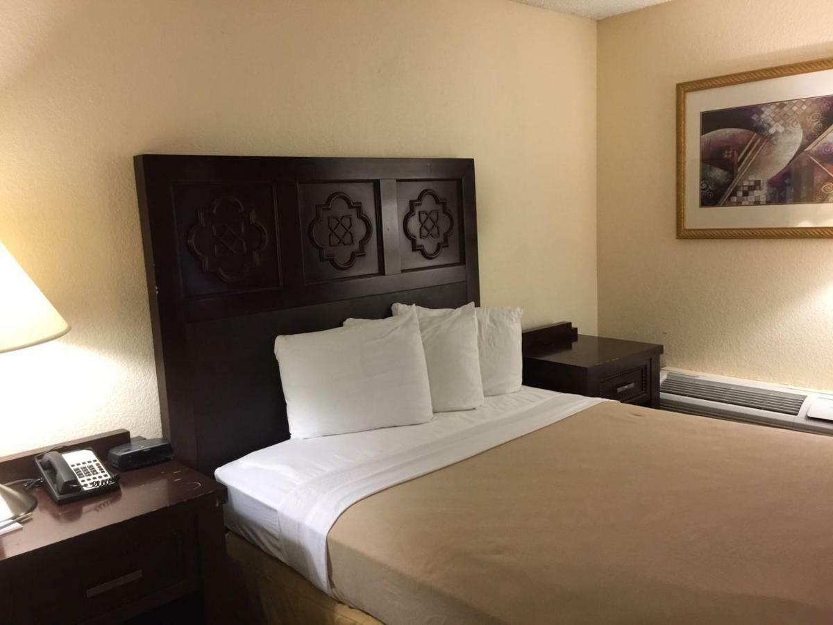 Garnet Inn & Suites Orlando Exterior photo