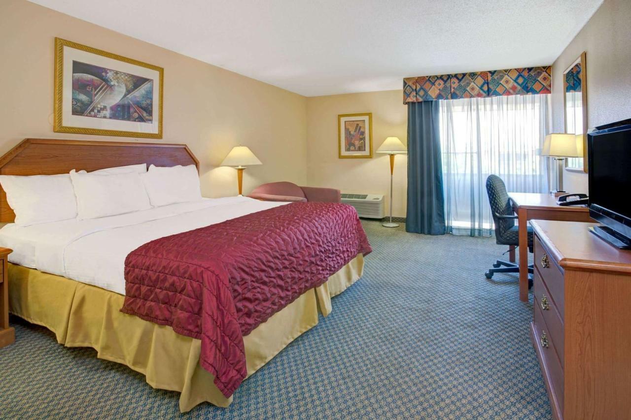 Garnet Inn & Suites Orlando Exterior photo